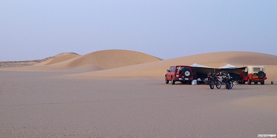 Campement entre deux filets de dunes